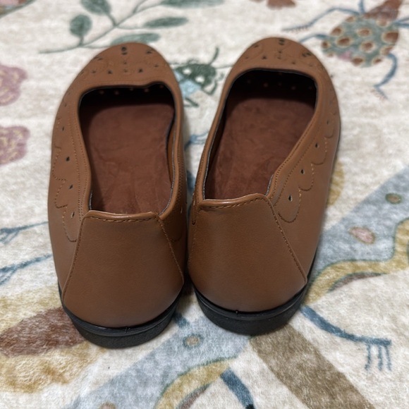 NWOT easy street comfort wave size 8 WIDE brown lightweight flats - Picture 4 of 7
